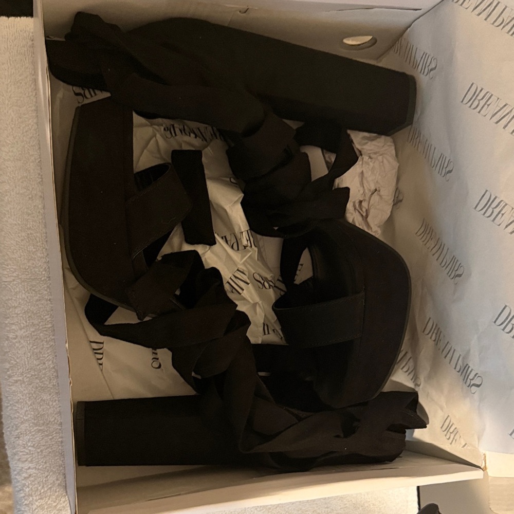 Dream Pairs Black Platform Heels